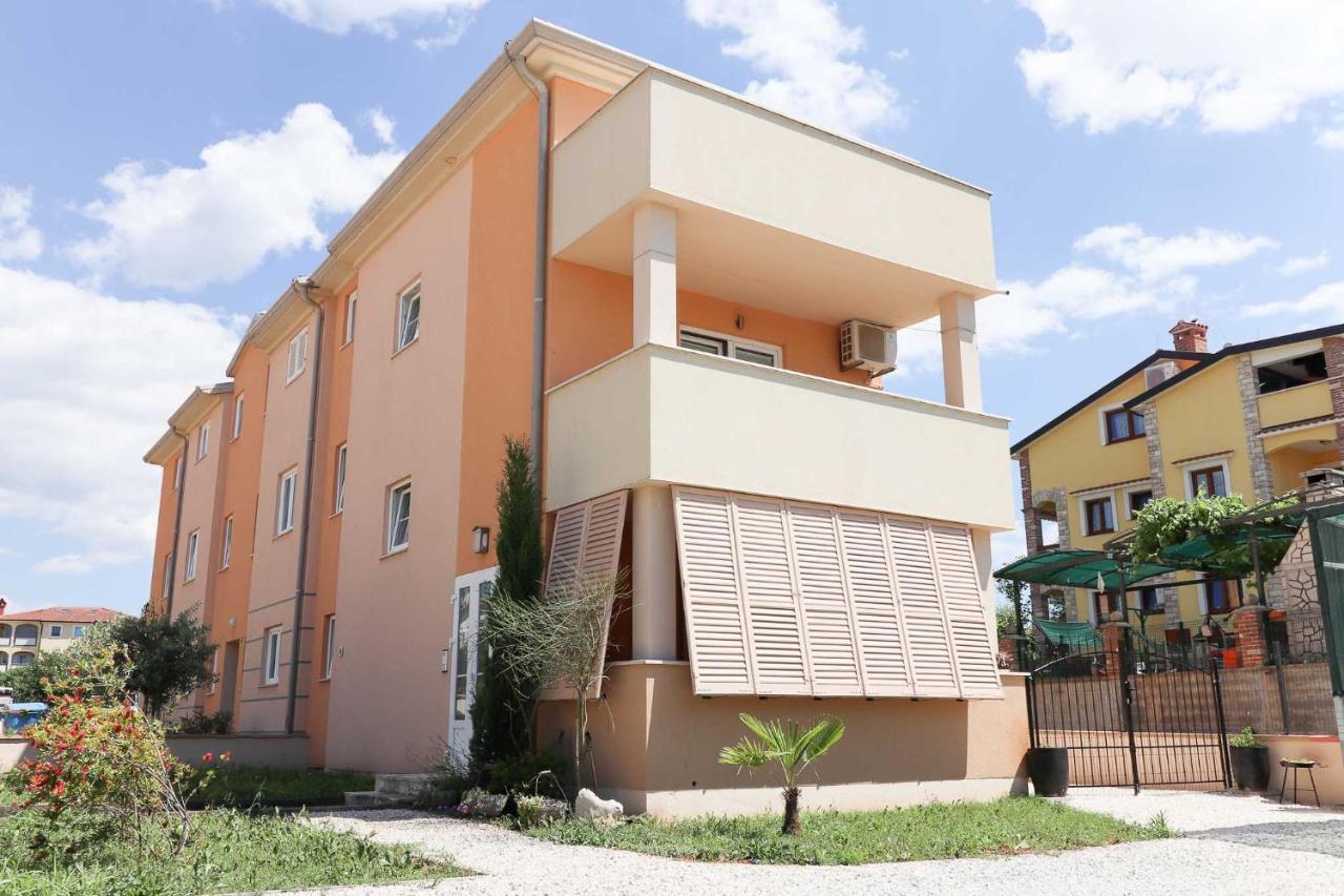 Sunshine Apartments Funtana With Balcony And Sea View Exterior foto