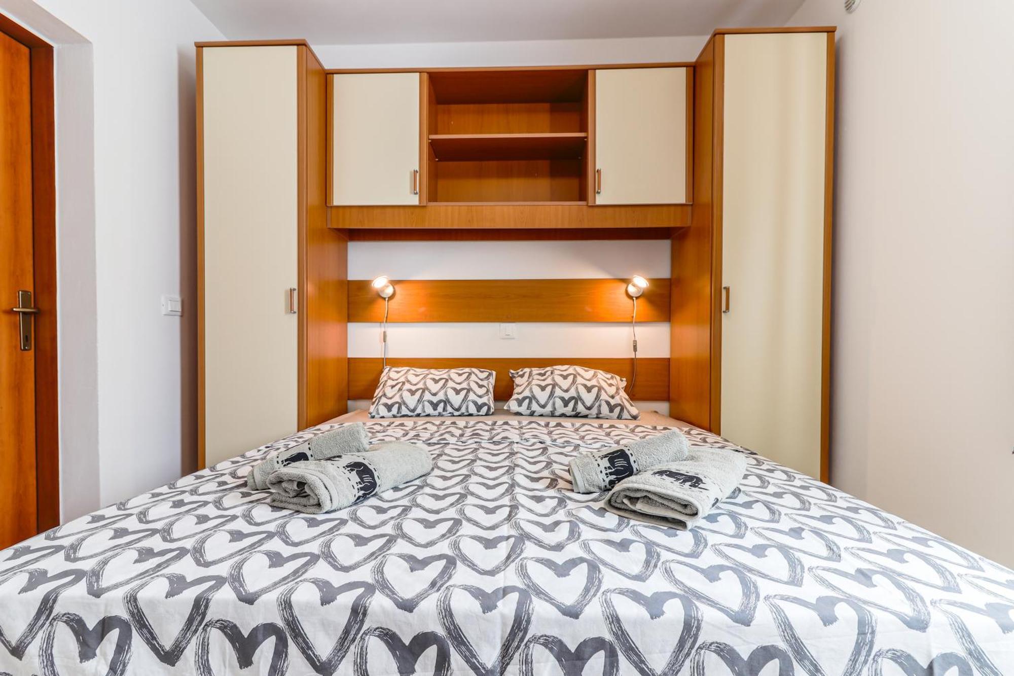 Sunshine Apartments Funtana With Balcony And Sea View Exterior foto